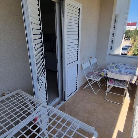 Apartments Miki Паг Екстериор снимка