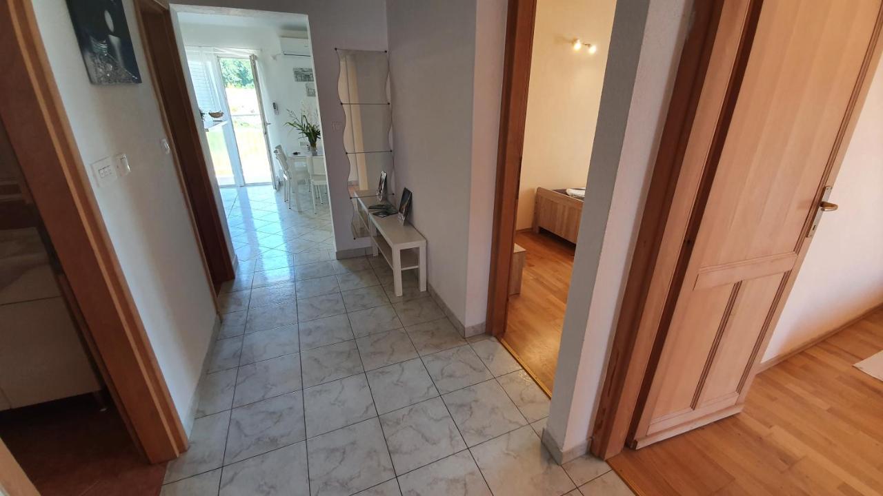 Apartments Miki Паг Екстериор снимка