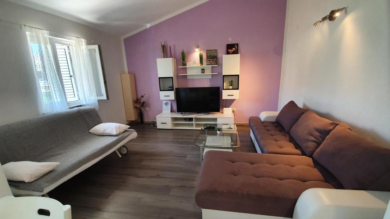 Apartments Miki Паг Екстериор снимка