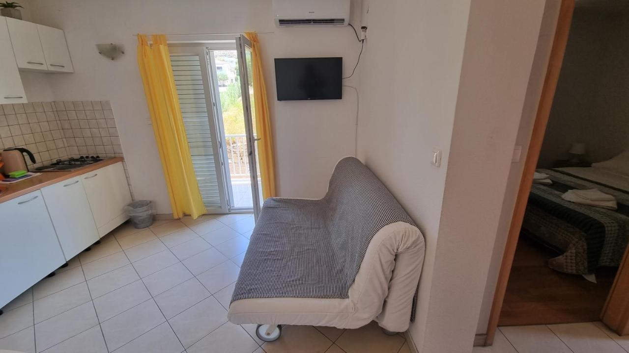Apartments Miki Паг Екстериор снимка