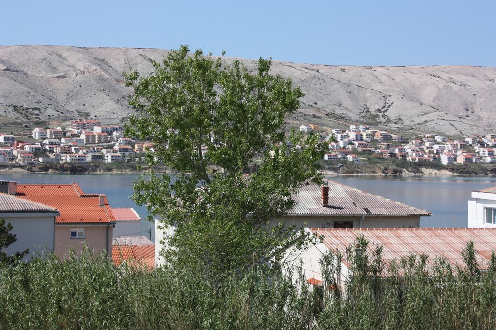 Apartments Miki Паг Екстериор снимка