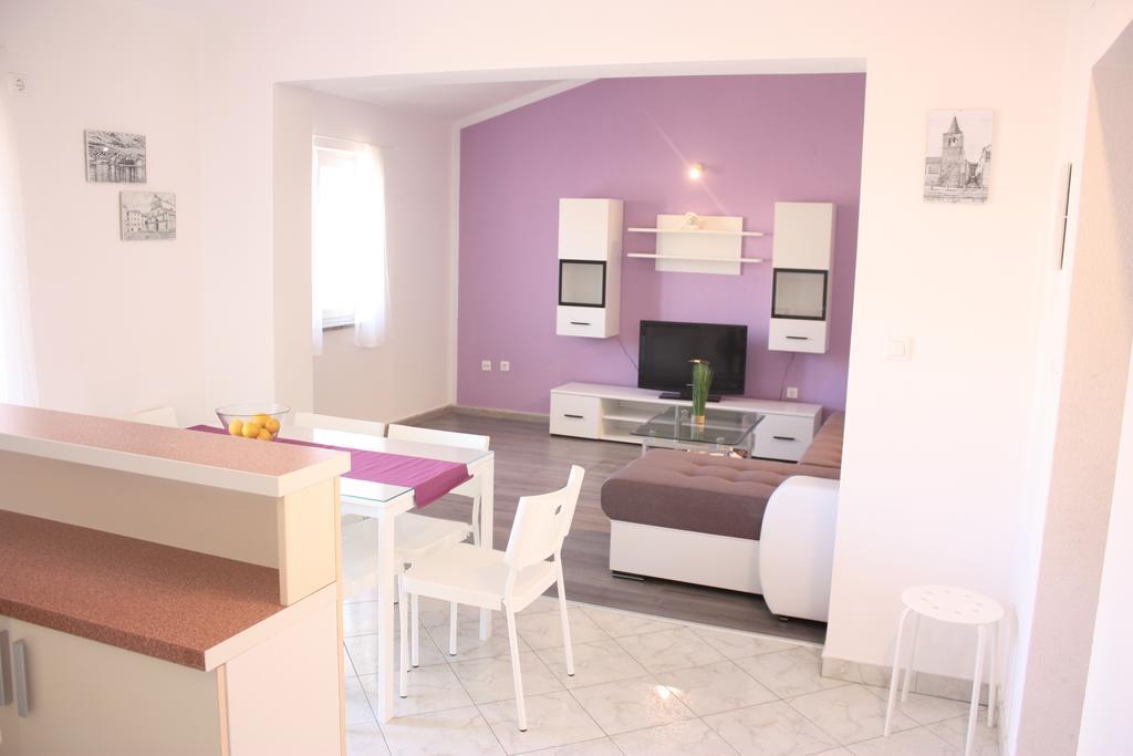 Apartments Miki Паг Екстериор снимка